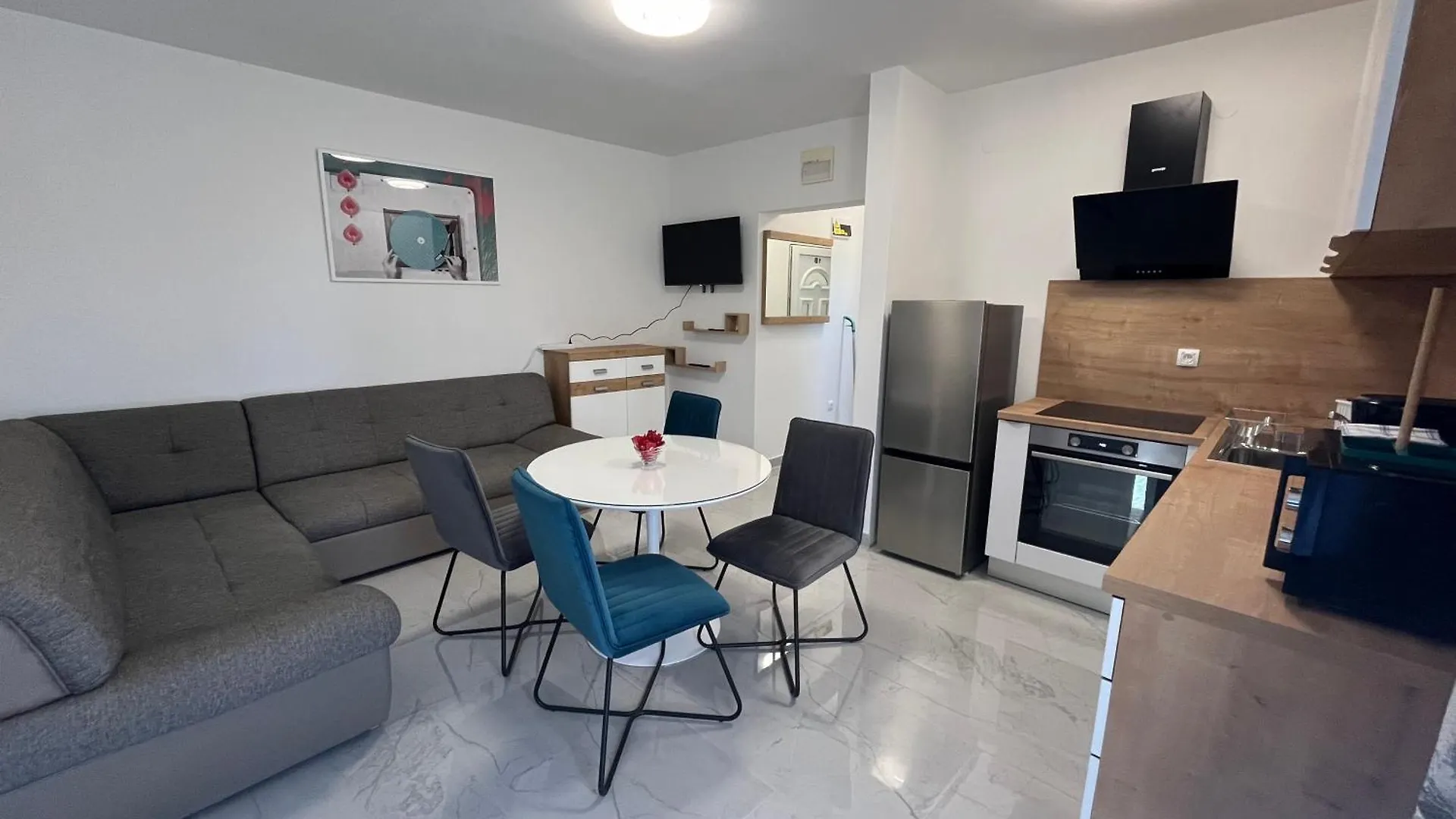 Apartments Puntamika Zadar 0*,