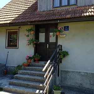 kuca-za-odmor-lesnica.primorje-gorskikotar.com/